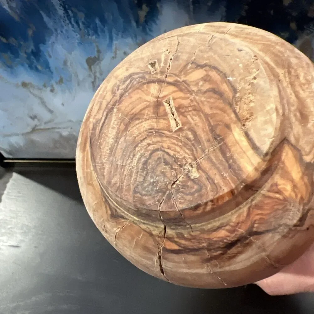 Unbranded hand carved